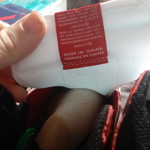 Jordan 1 Chicagos - Picture 4 of 5